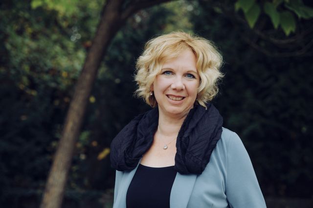 Frau Mirjam Keßler